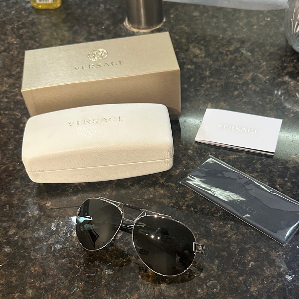 Versace MOD 2160 Silver and Black Aviator Sunglasses Like New